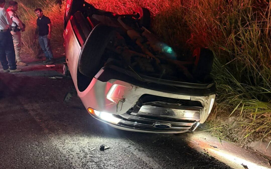 ¡¡Volcadura en la carretera 140 a la altura de Corral Falso; circulación afectada!!