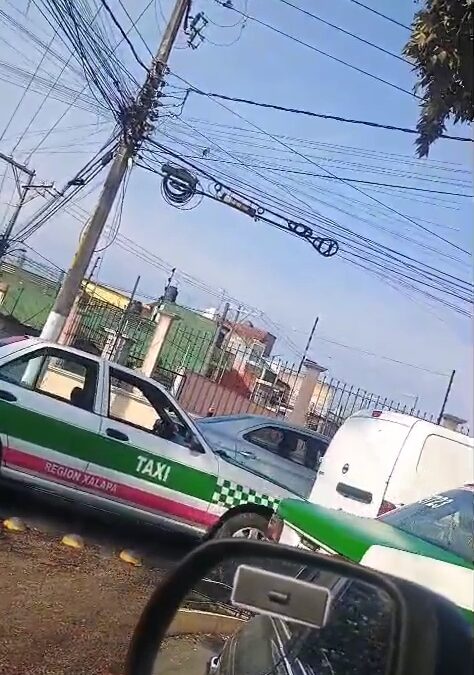 Choque múltiple en la zona de Los Sauces esta mañana; taxis y particulares involucrados